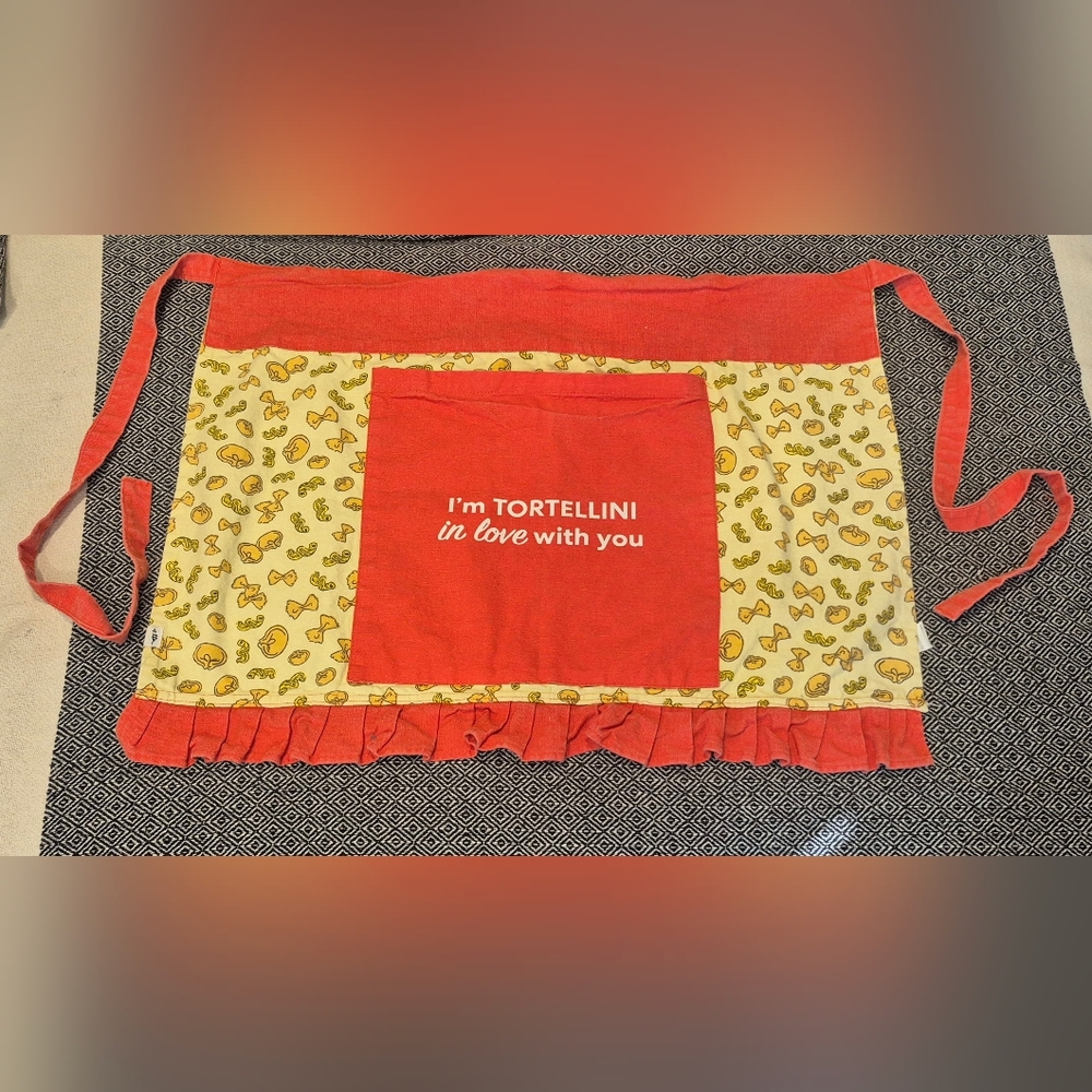 Kitchen Apron with "I’m TORTELLINI in love with you" Pocket